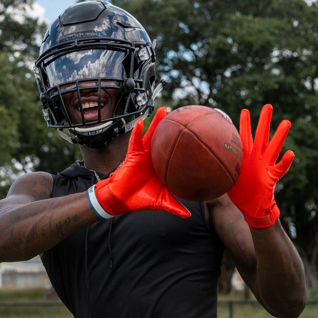 Hue Red Sticky Football Receiver Gloves – SLEEFS